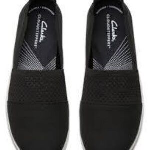 Clarks Men’s Black Slip-On Knit Loafers